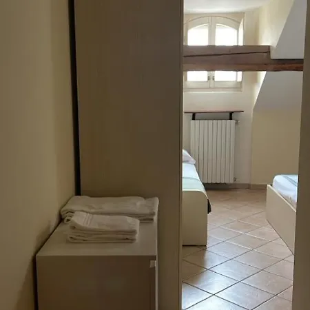 A Pochi Passi Dal Centro アパート ノヴァーラ